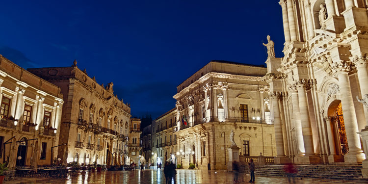 siracusa piazza duomo ortigia 750x375